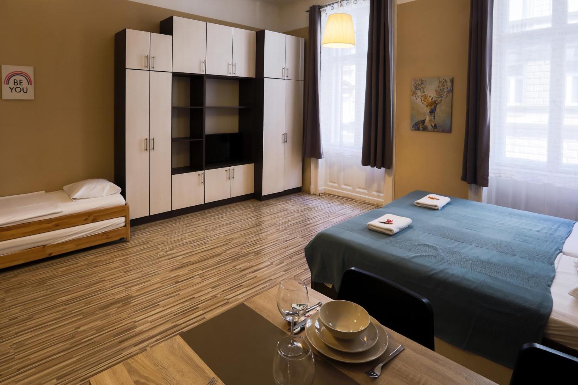 East Station Apartmán *