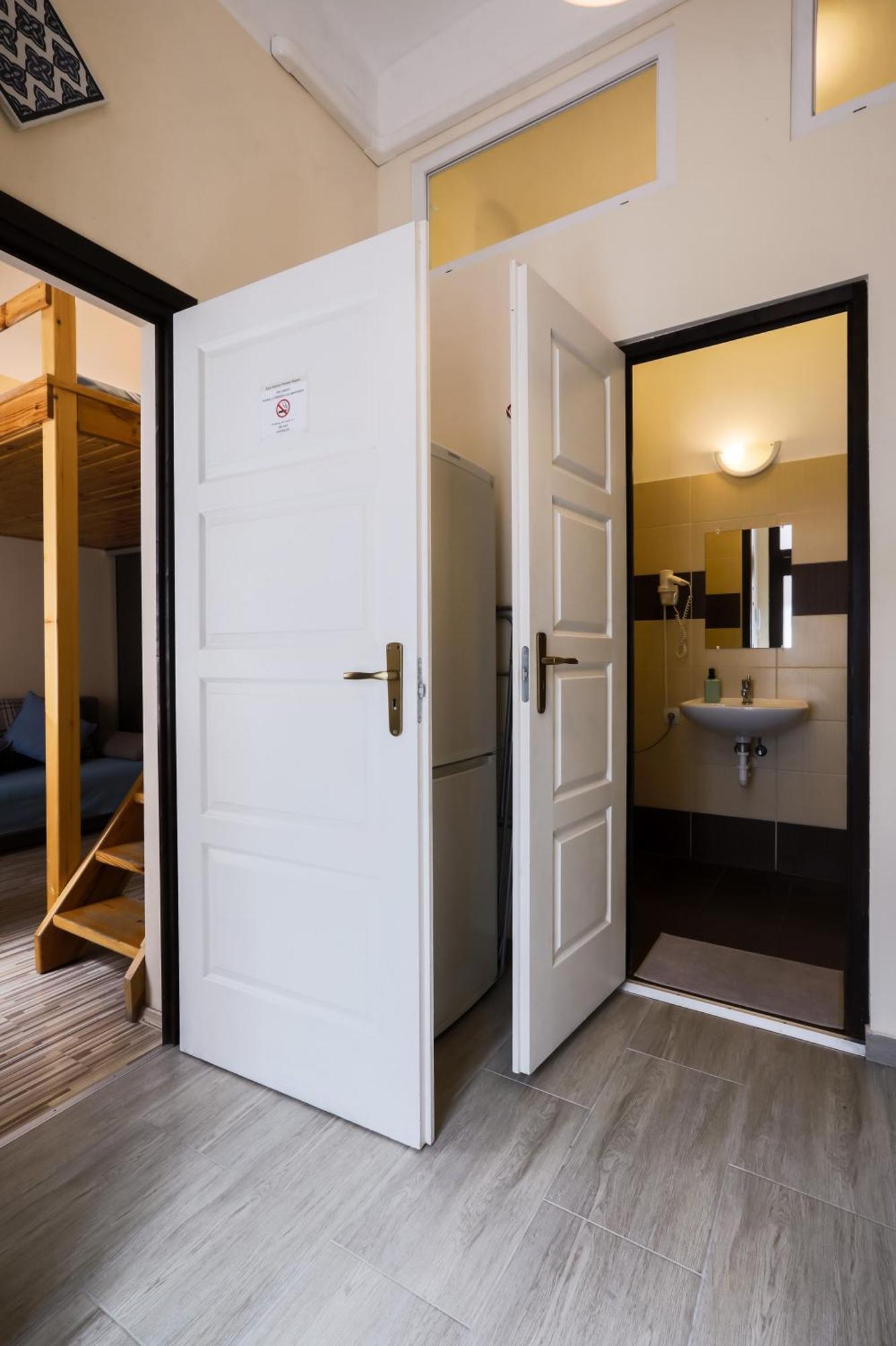East Station Apartmán